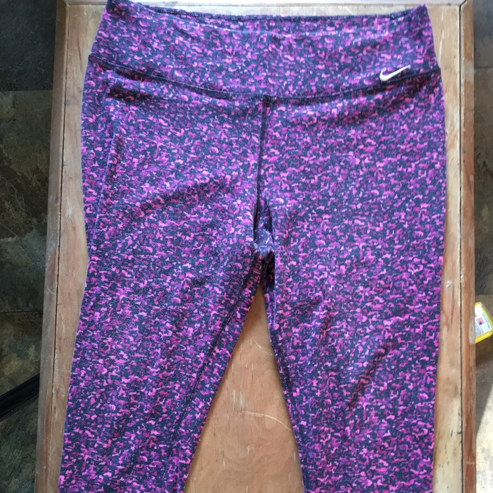 Nike women’s workout capri